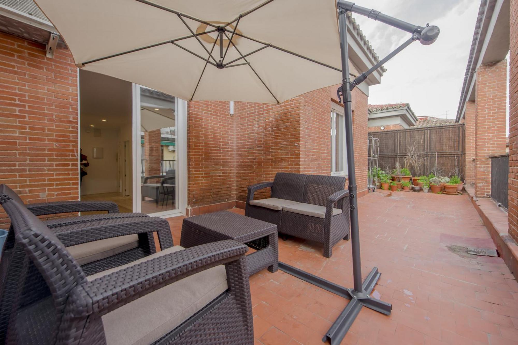 Apartamento Atico X9 Pax Con Gran Terraza En El La Latina Madrid Exterior foto