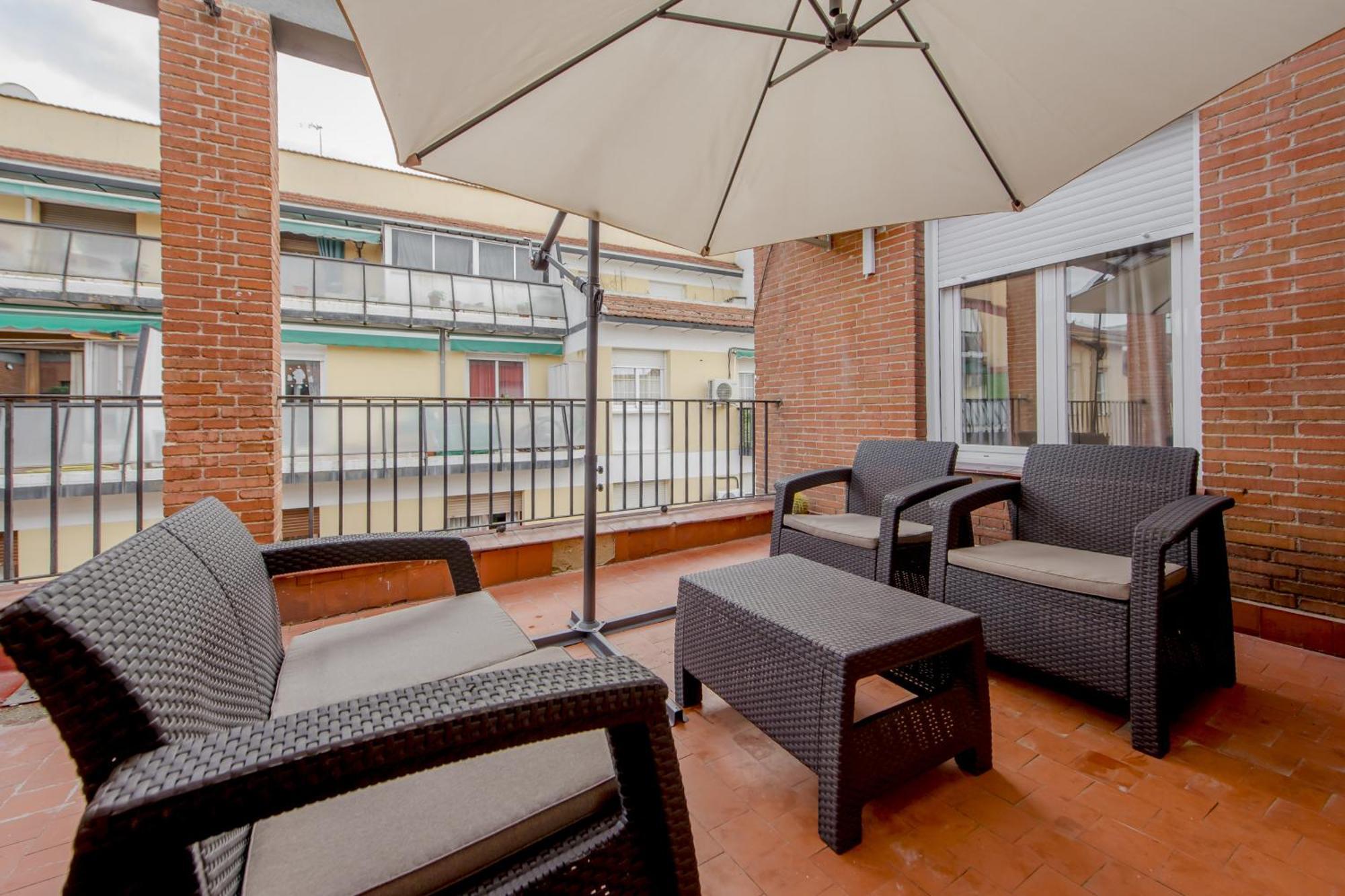Apartamento Atico X9 Pax Con Gran Terraza En El La Latina Madrid Exterior foto